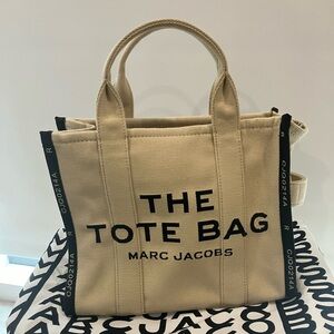 Marc Jacob’s medium tote bag with dust bag and strap included